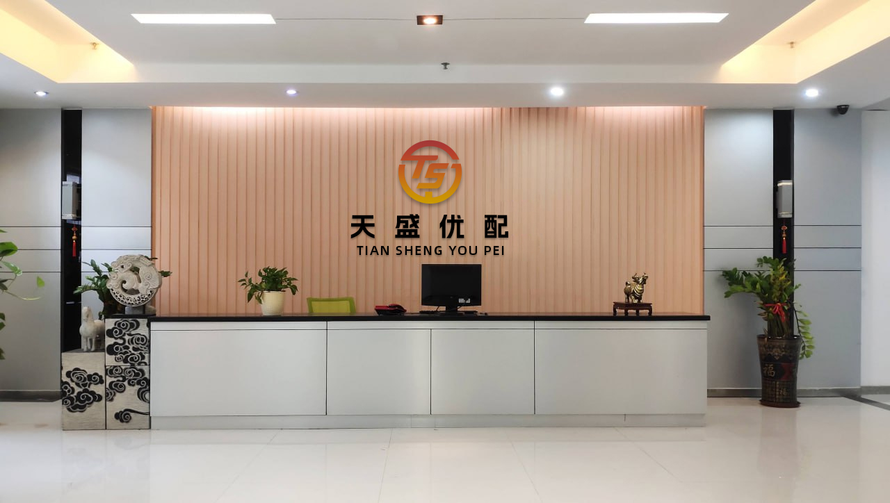 大众配资 英雄张伟妻子正面照曝光！长相漂亮气质出众，举止看出修养高！